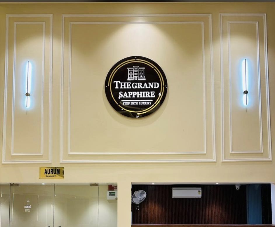 THE GRAND SAPPHIRE - Hotel Rooms